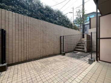 1Fのテラスは南向きでゆったり。