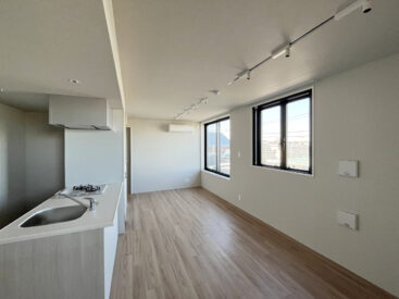 開放的ですっきりとした印象のお部屋。