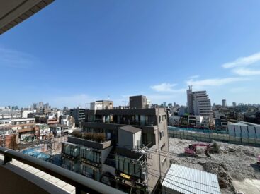 南側の広い空を一望できます。