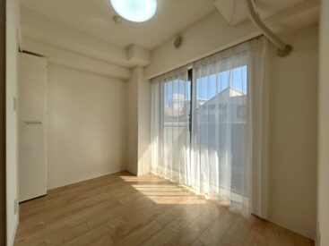 寝室は約3.7帖。