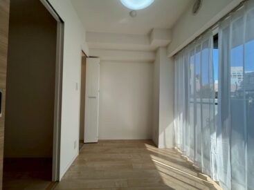 朝日が差し込みます。