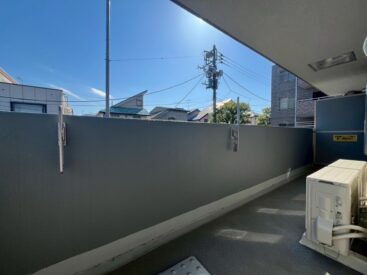 バルコニーは東向き。