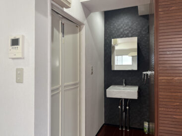 オープンな洗面。脱衣場にもなります。